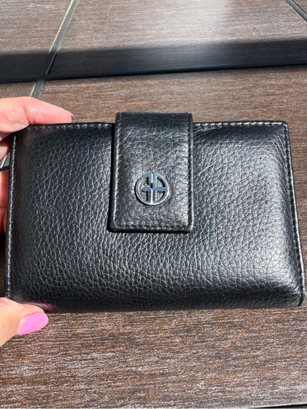 Black Pepple Leather Wallet with Metal Emblem